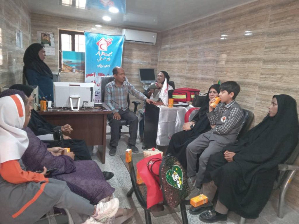 اجرای طرح رایگان سنجش فشار و قند خون در روستاهای قشم